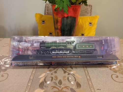Amercom 1928 LNER 'B12' 4-6-0 No. 8572 Neu Versiegelt. Gratis Versand  | Condition: New