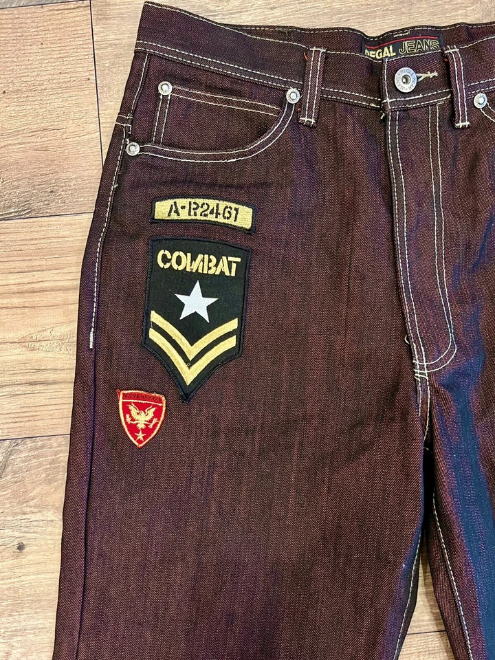 Pantalones de mezclilla Regal Wear para hombre talla 34 negros sobre rojos bordados bolsillos traseros con solapa Foto 2 de 4