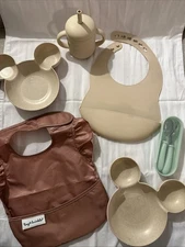Baby/Toddler/Child: Set of Bibs, Bowls, Sippy Cup, and Fork/Spoon In Case Disney