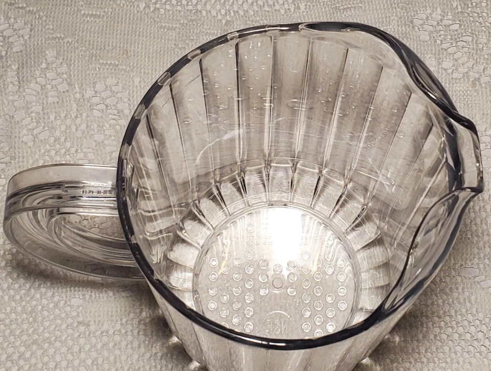 2 jarras de restaurante acanaladas de plástico transparente 1 60 oz Rubbermaid y 1 48 oz de colección LEER Foto 4 de 4