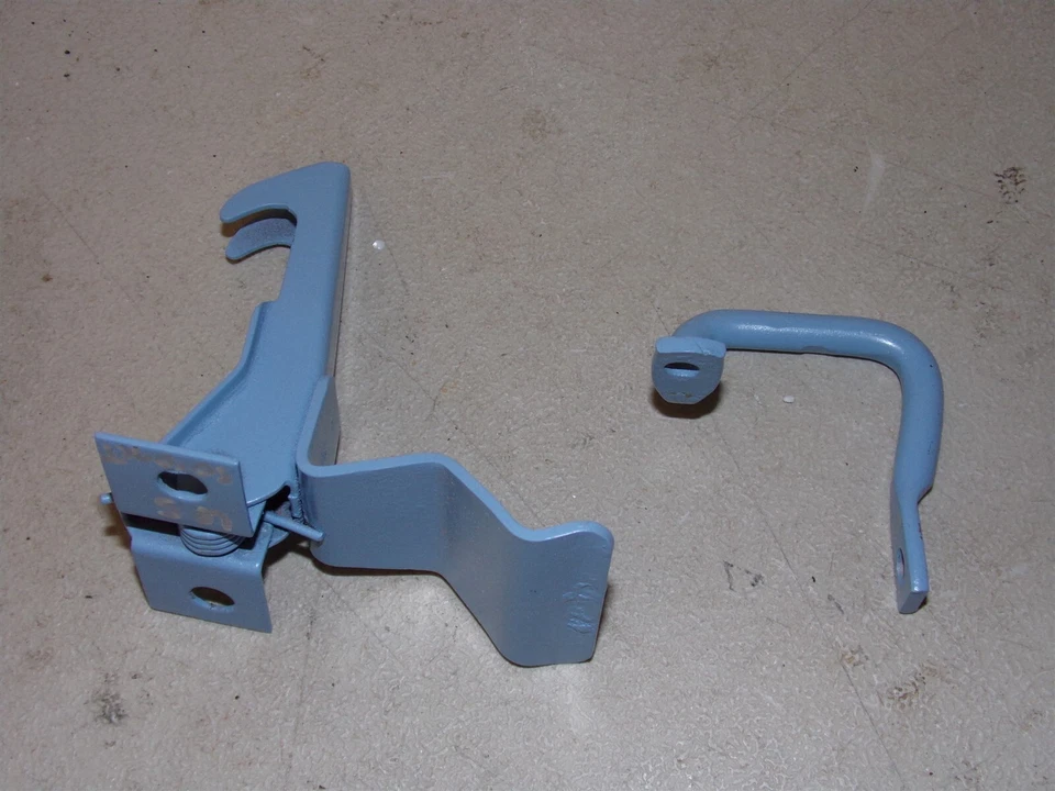 Dodge Coronet 1965 capó pestillo y captura OEM  Foto 3 de 4