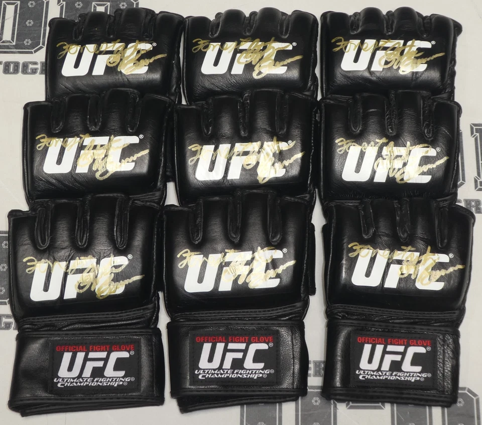 Guante de Lucha Oficial UFC Firmado por Forrest Griffin y Stephan Bonnar Certificado de Autenticidad BAS TUF 1 Foto 4 de 4