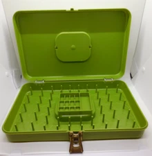 Wil-Hold Wilson Mfg Corp USA Avocado Sewing Box With Spool Thread Holders READ