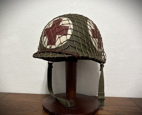 WWII US ARMY 4 PANEL M1 COMBAT MEDIC HELMET / D-DAY / COMPLETE