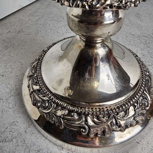 Vintage Pair of Silverplated Goldfeder Silver Co. Candelabras. - Picture 11 of 24