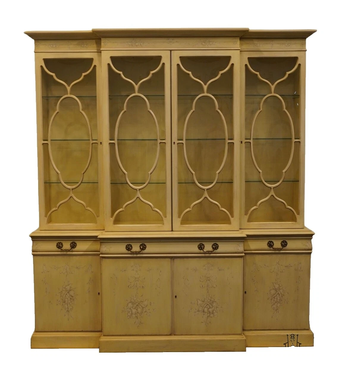 Кантри-китайские шкафы