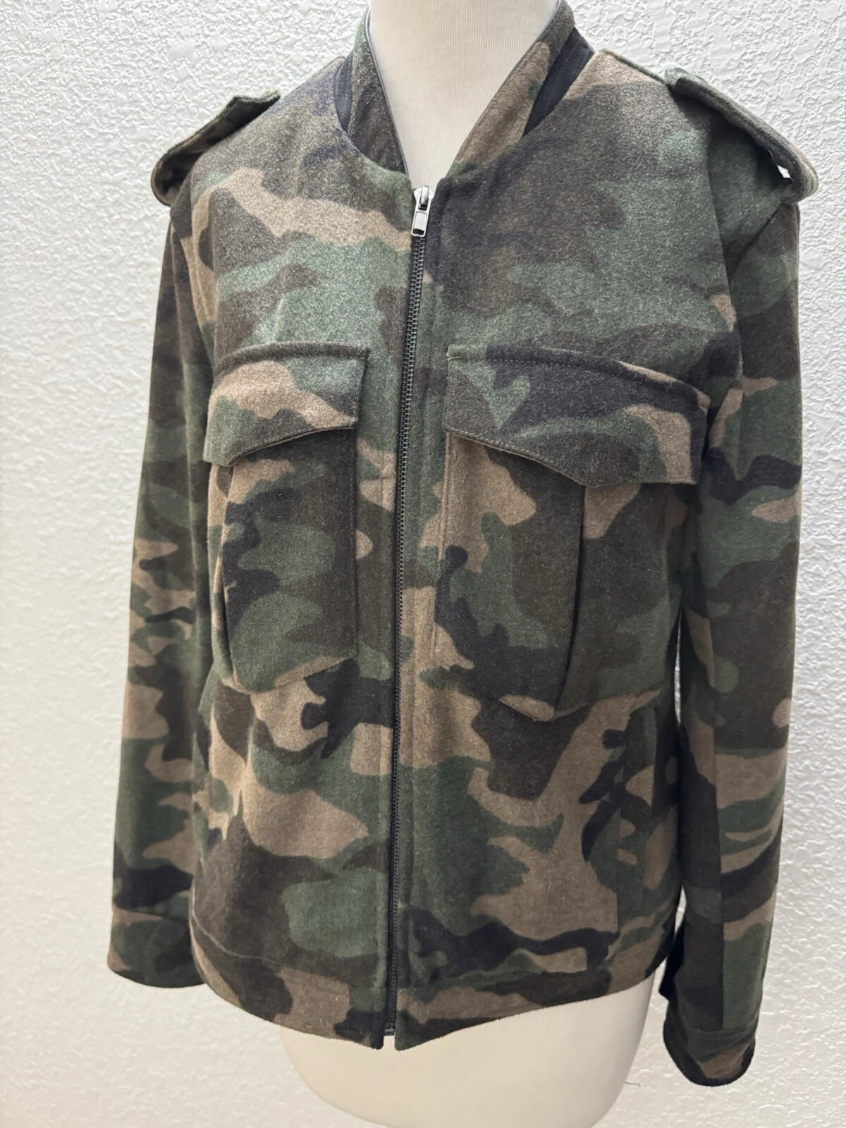 Current Air Unisex Camouflage Military Jacket Full Zipper Closure Size Small EUC