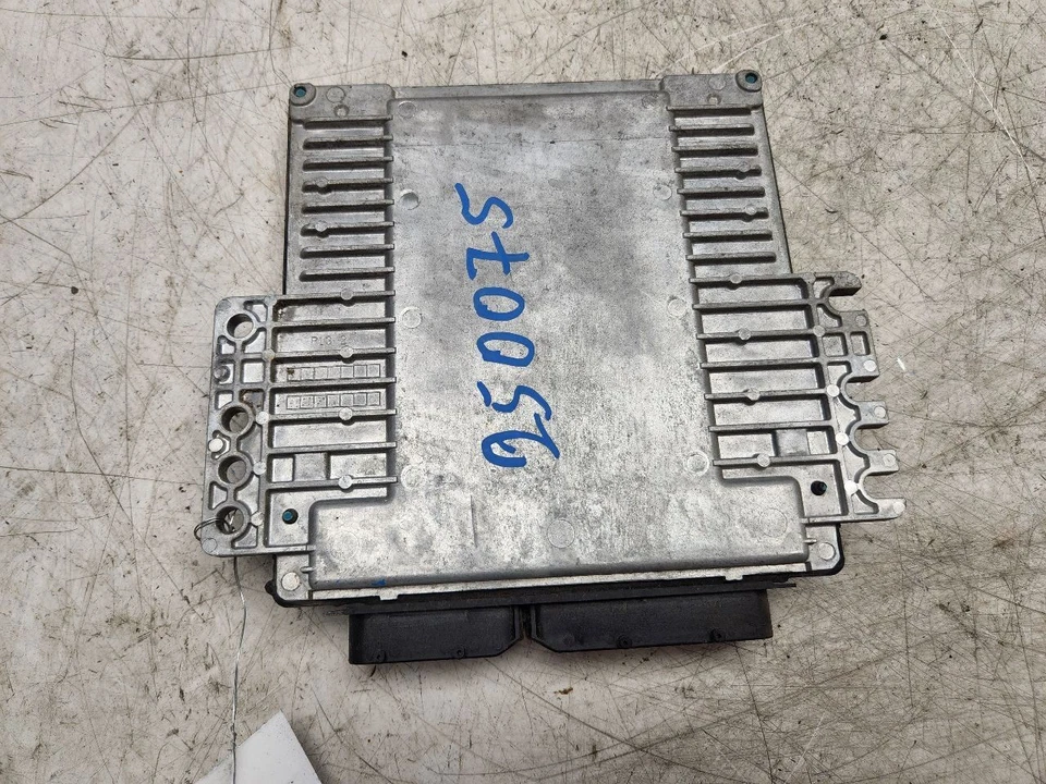 2006 Infiniti QX56 ECM módulo de controle de motor 2WD de 1/06 OEM 23710-ZH43B - Imagem 2 de 4