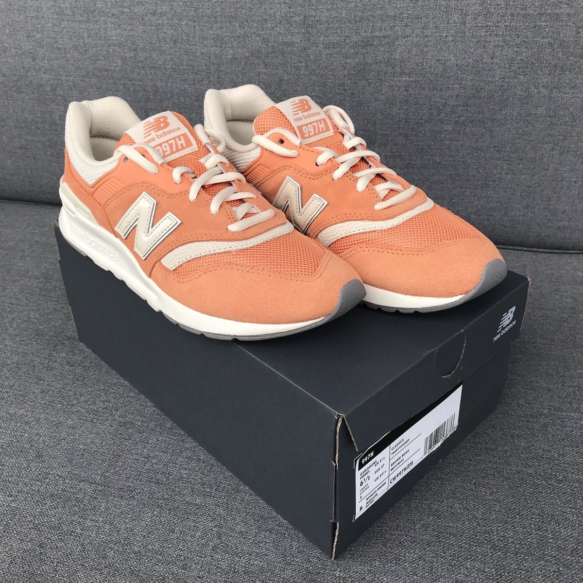 NIB New Balance Classics 997H Sneakers Womens Brown Beige