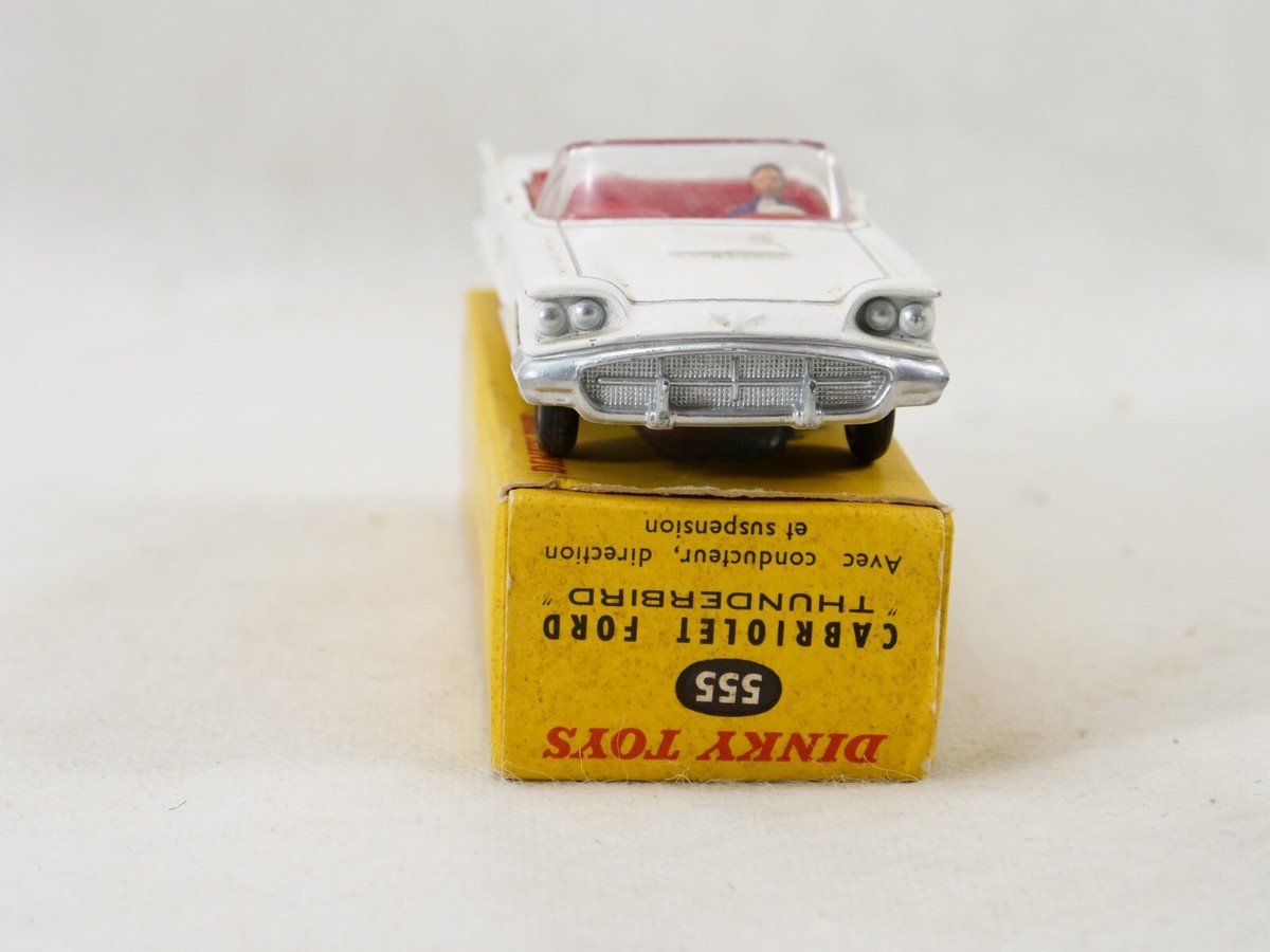 Dinky Toys 555 – Ford Thunderbird Cabriolet Rouge, Intérieur Bleu Ciel – Occasion