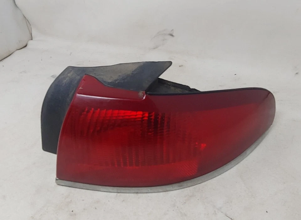 MERCURY MYSTIQUE 95 96 97 1995 1996 1997 LUZ TRASERA PASAJERO DERECHA OEM Foto 2 de 4
