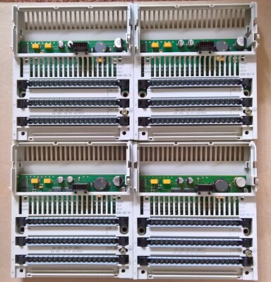 170ADM35010 One Modicon Schneider TSX Momentum Digital I/O Base, 16pt In/Out
