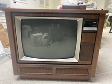 VINTAGE RCA XL-100 TELEVISION , WOOD GRAIN FINISH, EXCELLENT CONDITION