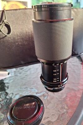 Vivitar 75-205mm f3.8 Macro Focusing Zoom lens,  Olympus OM Mount Lens + booklet