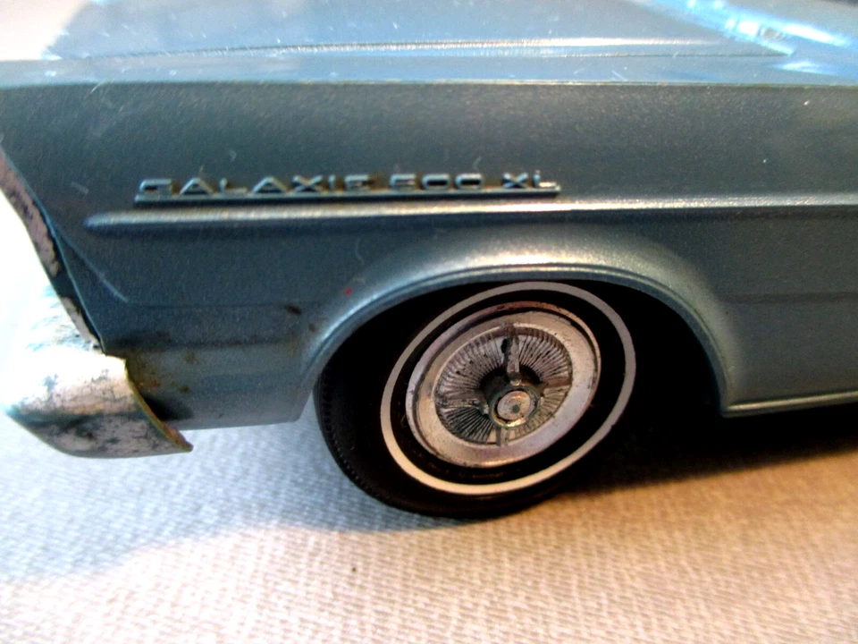 1965 福特 GALAXIE 500 XL- 2-DR HT- 经销商模型汽车促销-8" JOHAN AMC 复古 — 第 4/4 张图片