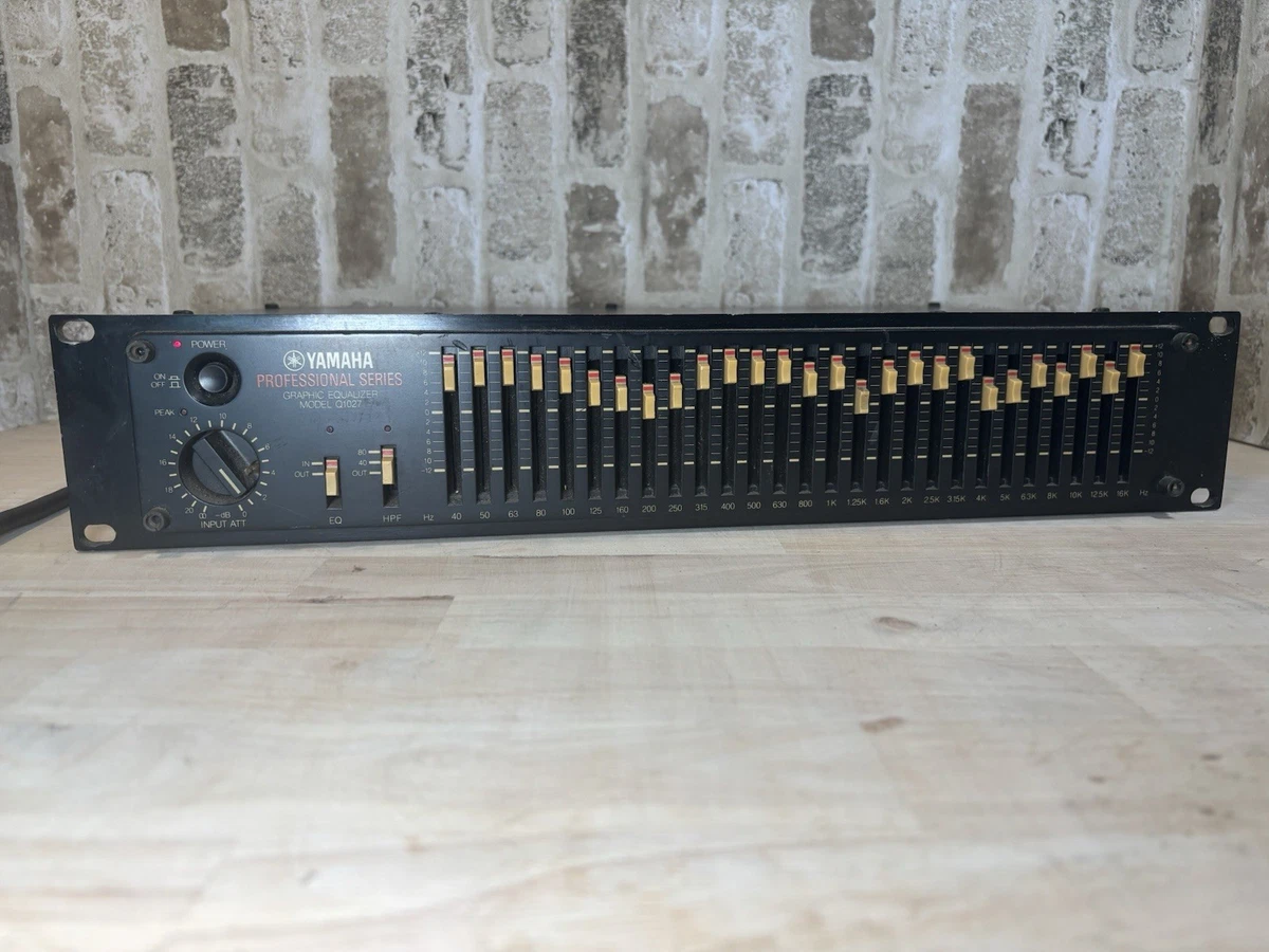 タイムセール プロフェッショナル EQ イコライザー ヤマハ Q1027 USED YAMAHA Q1027 Graphic Equalizer Model Professional Series