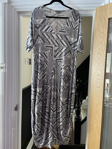 Sahara Grey/off White Patterned Tulip Skirt Maxi Dress. Size XL - Used