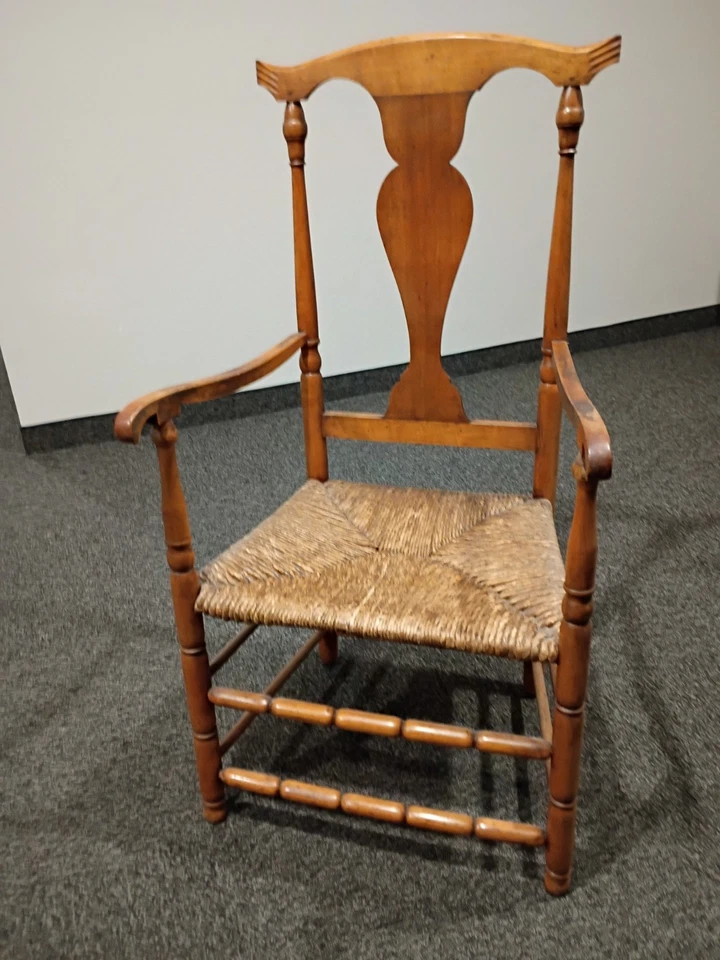 Sillón Connecticut siglo XVIII con orejas con muescas Foto 2 de 4