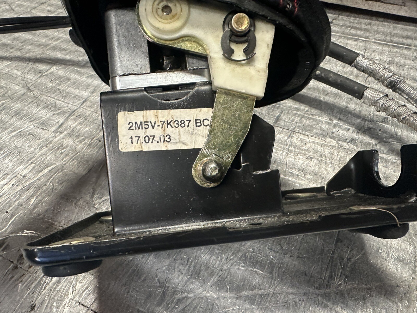 2002 2003 2004 FORD FOCUS SVT SHIFT TOWER ASSEMBLY OEM SHIFTER And