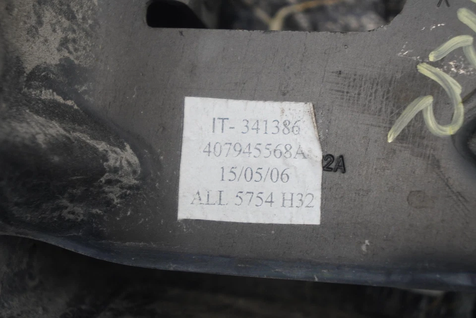 Rear Right Tail Light Bracket Mount 407945568A Lamborghini Gallardo Spyder 2008 - Image 4 of 4