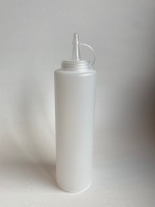 clear squeeze sauce bottle