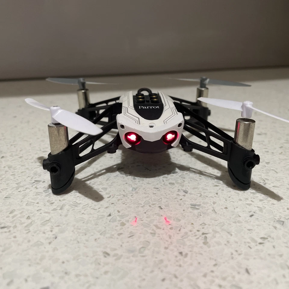 Parrot MAMBO Fly Mini Drone ONLY DRONE AND CABLE / BATTERY/ Box - Image 4 of 4