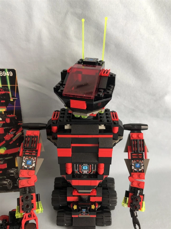 LEGO set 6949 Robo-Guardian VINTAGE SPYRIUS 100% complete w/ instructions - Image 3 of 4