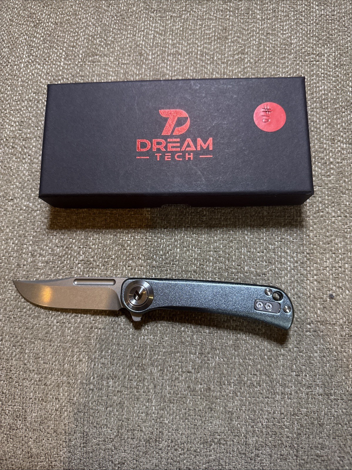 Dream tech D4055AG button lock pocket knife
