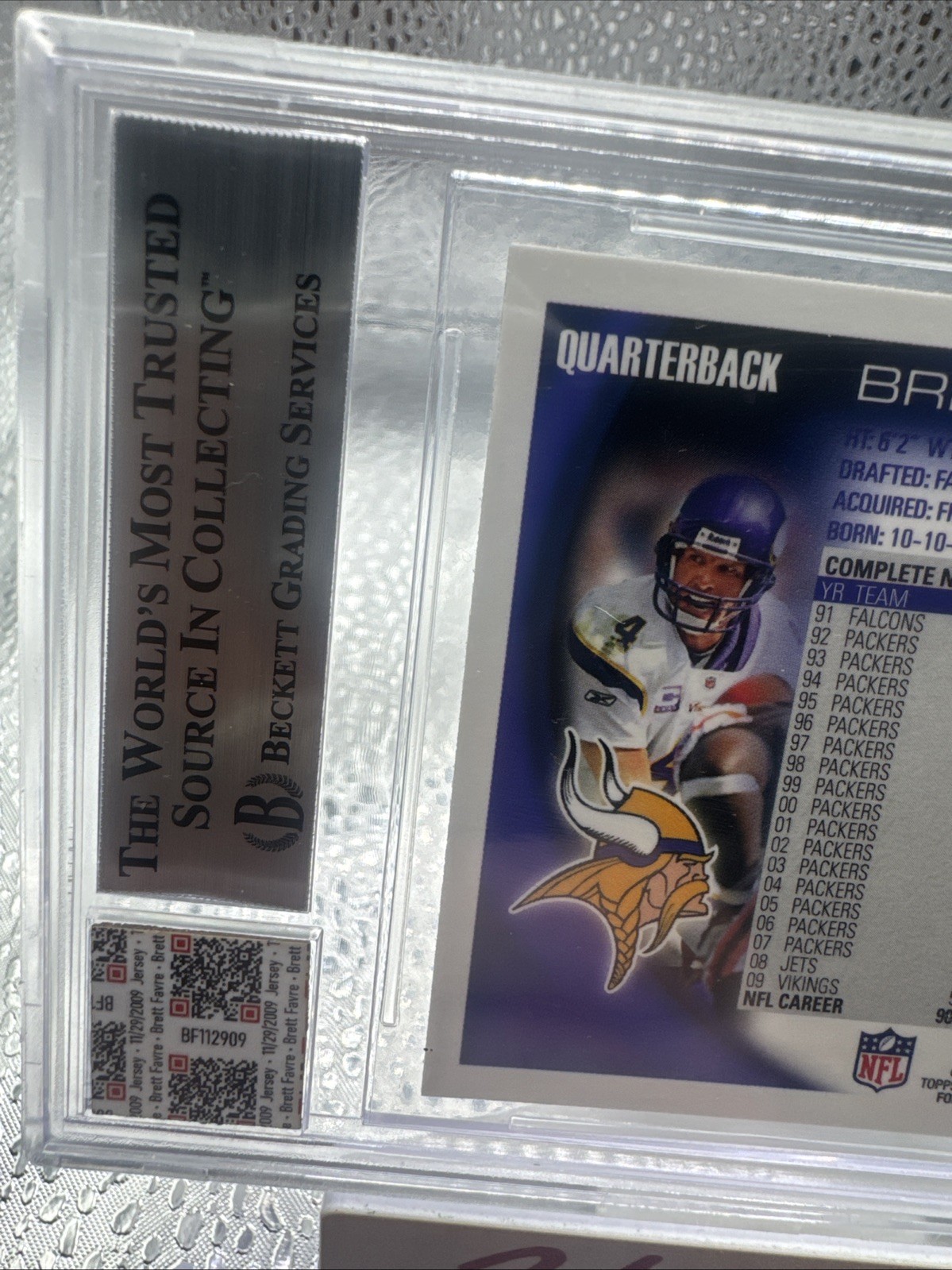Topps 2010 Chrome | BRETT FAVRE #C90 Vikings Memorabilia BGS 9| Game Used Jersey view 6