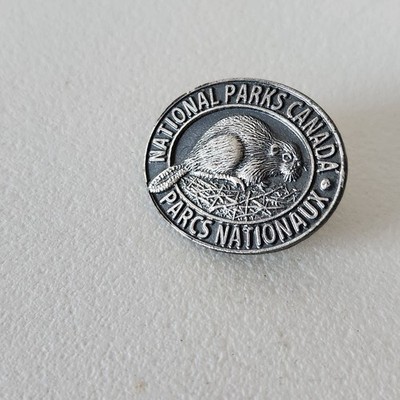 National Parks Canada Parcs Nationaux Travel Souvenir Pin Beaver