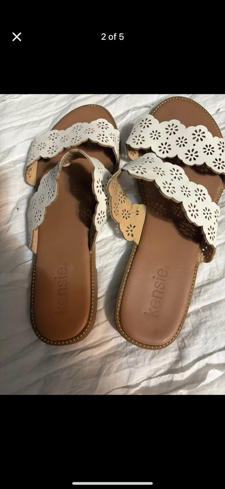 Kensie Sandalias Sin Cordones, Flores Blancas Talla 9 Excelente Estado 9.00$  Foto 2 de 4