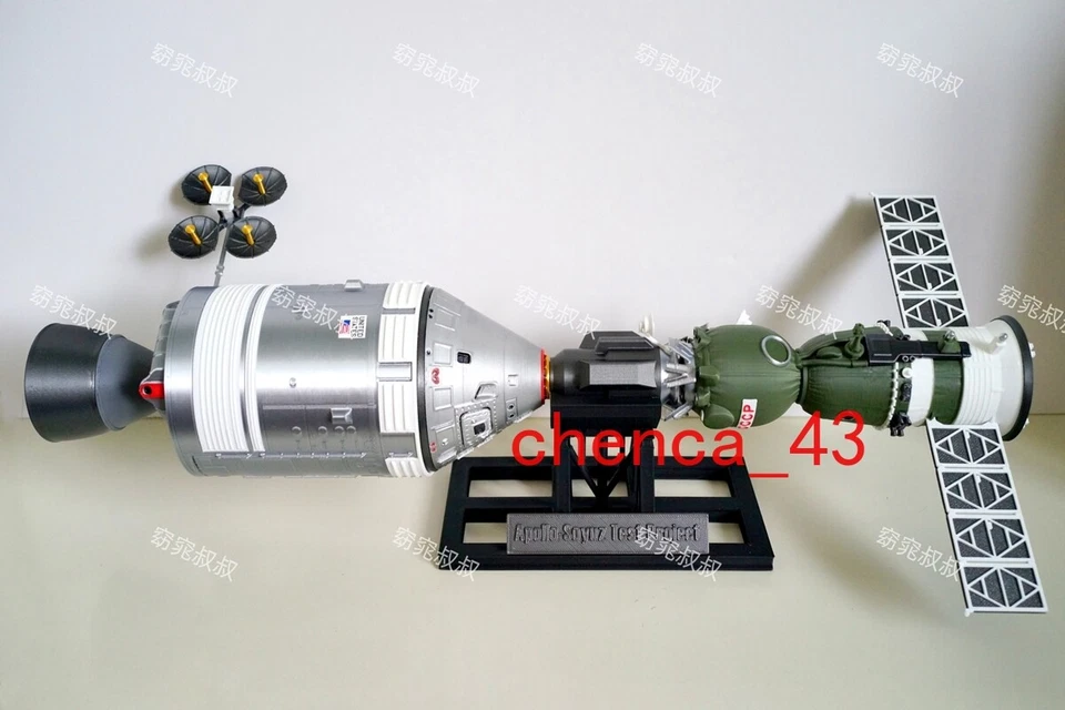 Apollo 18 & Soyuz 19 Manned Spacecraft ASTP Docking Kits 1/48 or 1/72 Toy Models - Image 2 of 4