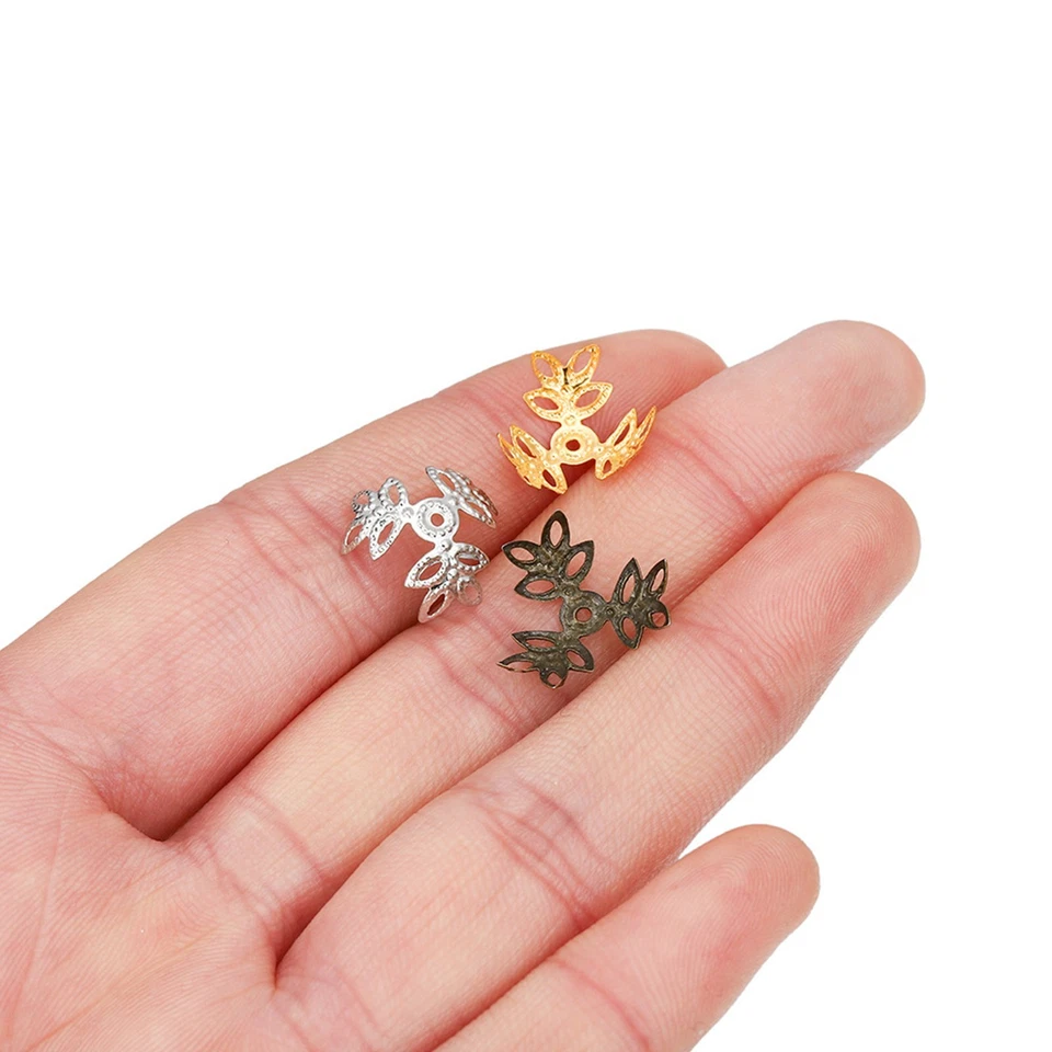 500 un. Tapas de cuentas de filigrana de flores de 3 pétalos Cuentas espaciadoras Tapas finales Cuentas de trébol Foto 3 de 4