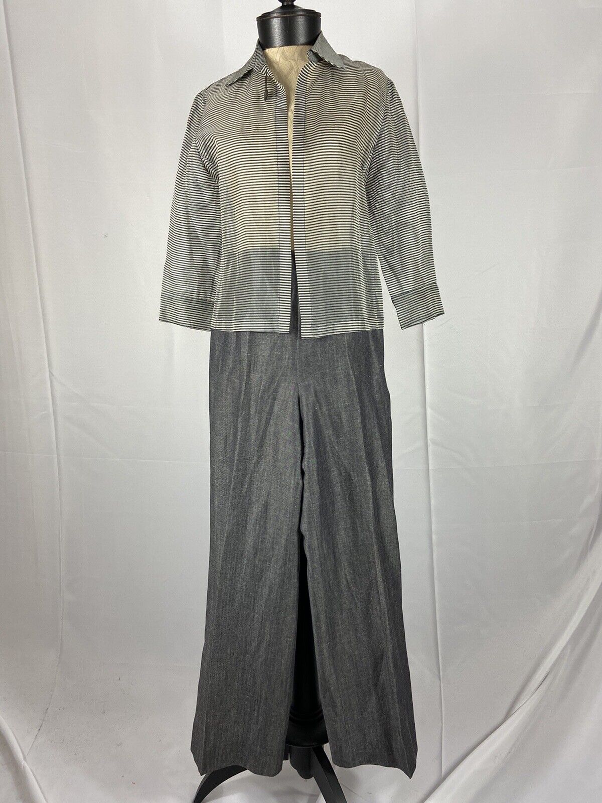 AKRIS Size 6 Metallic Gray Silk Striped Jacket an… - image 1