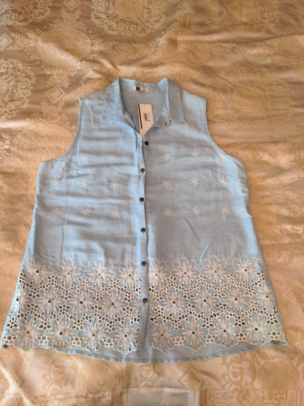 NWT kut from the kloth, Light Blue Sleeveless Shirt, Gorgeous, 30" Long,perfect