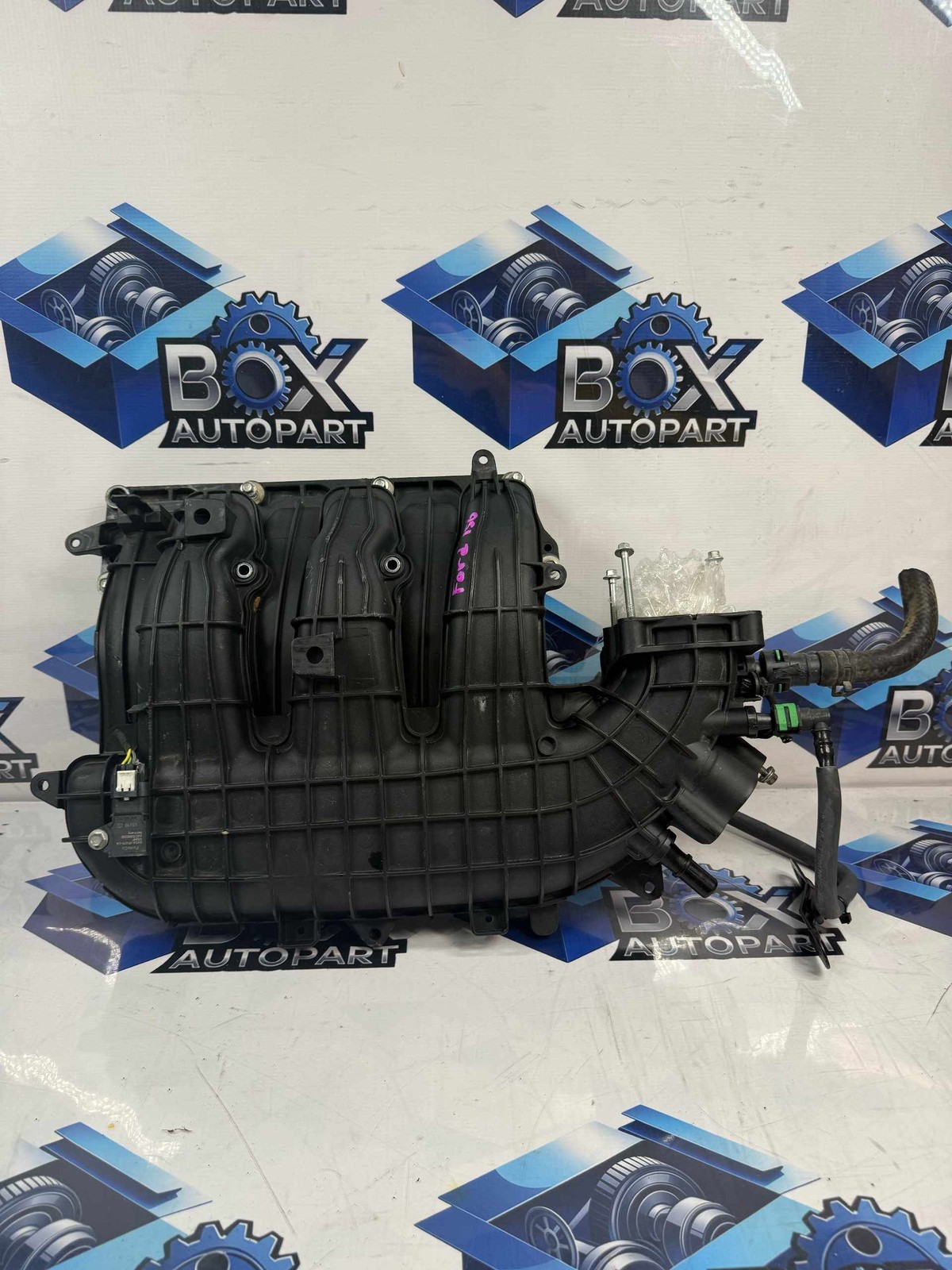2018-2020 FORD F150 Intake Manifold 3.3L OEM