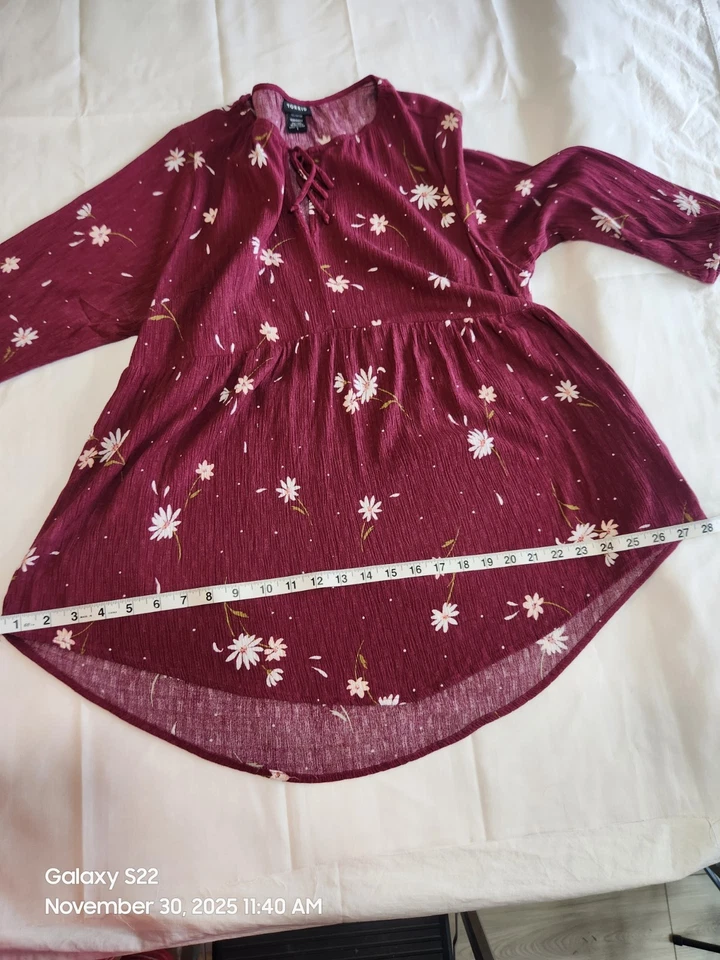 Blusa grande floral tórrida borgoña. Cómodos susurros moda otoño invierno Foto 2 de 4