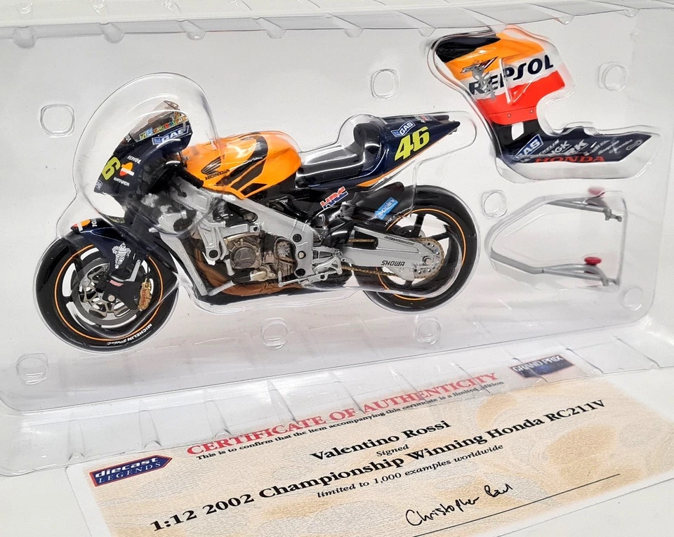Minichamps 1/12 Honda RC211V Moto GP 2002 Valentino Rossi Signed Model Motorbike - Image 3 of 4