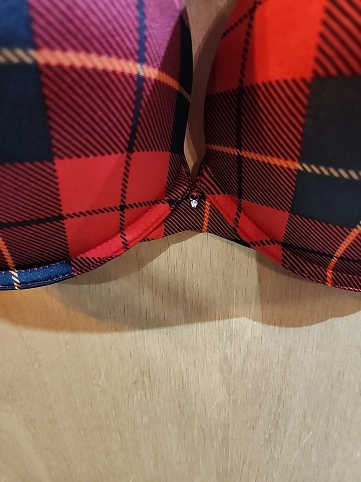 Sujetador push up convertible rojo Frederick's of Hollywood correa halter 38DD Foto 3 de 4