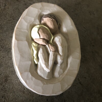 Willowtree Embrace Keepsake Box -  In love s embrace  Designed By Susan Lordi