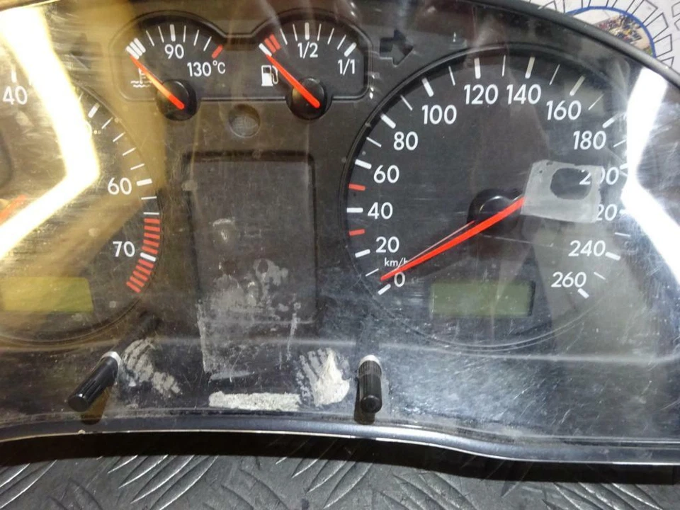 Tachometer VW PASSAT Variant (3B5) 1.6 ADP 3B1919880 - Bild 3 von 3