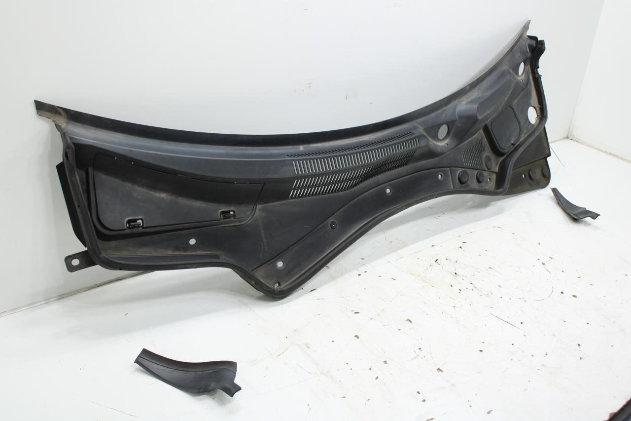 2014-17 Maserati Ghibli 3.0L FR Windshield Cowl Vent Grill Cover Panel 670010468