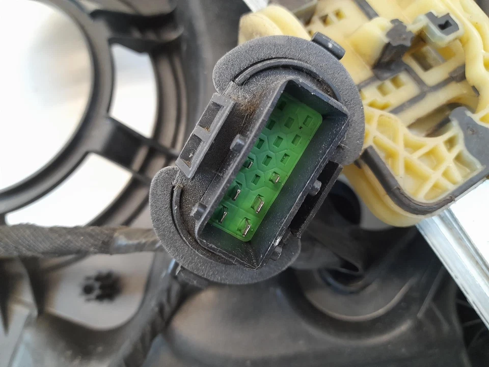 Volvo S60 Mk2 2010-2018 Right Drivers O/S Rear Window Regulator 921044102 - Image 4 of 4