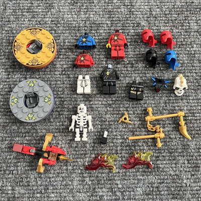 LEGO NINJAGO Konvolut Minifigurenteile, Waffen & Zubehör