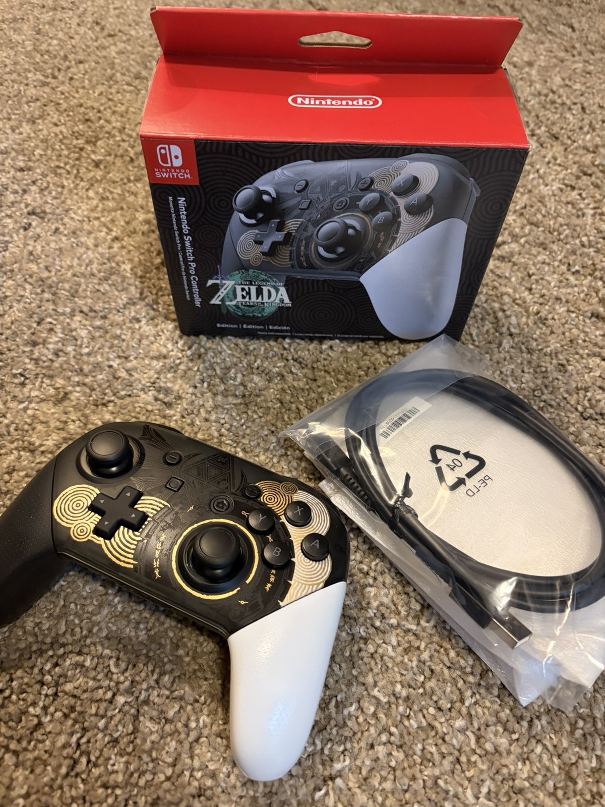 Nintendo Switch Pro Controller The Legend of Zelda Tears of the Kingdom Edition
