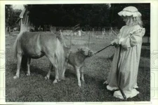 1991 Press Photo Amber Mills Lighthall with Miniature Horses - sya39561