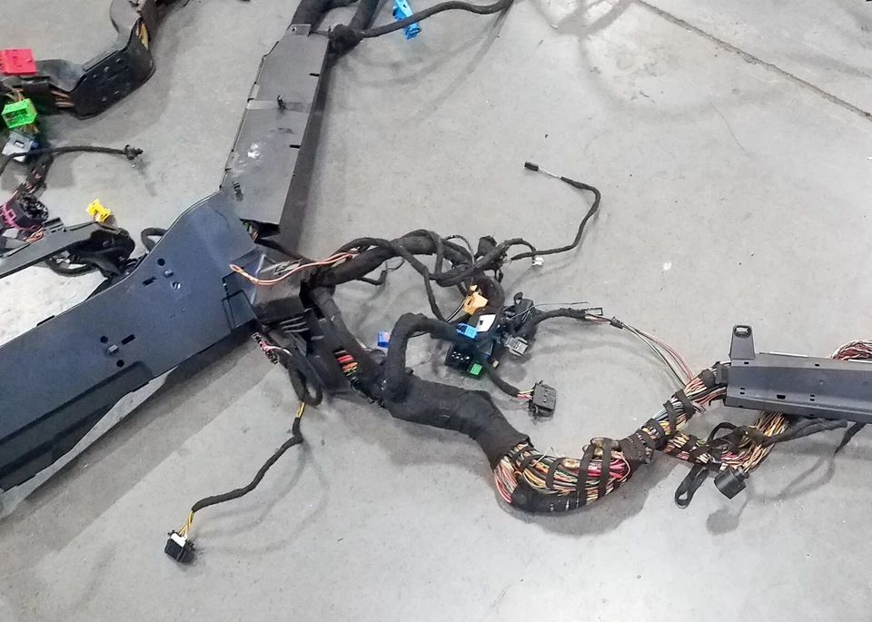 2007 Audi S4 B7 Chassis Wiring Harness #5275 M4 - Image 4 of 4