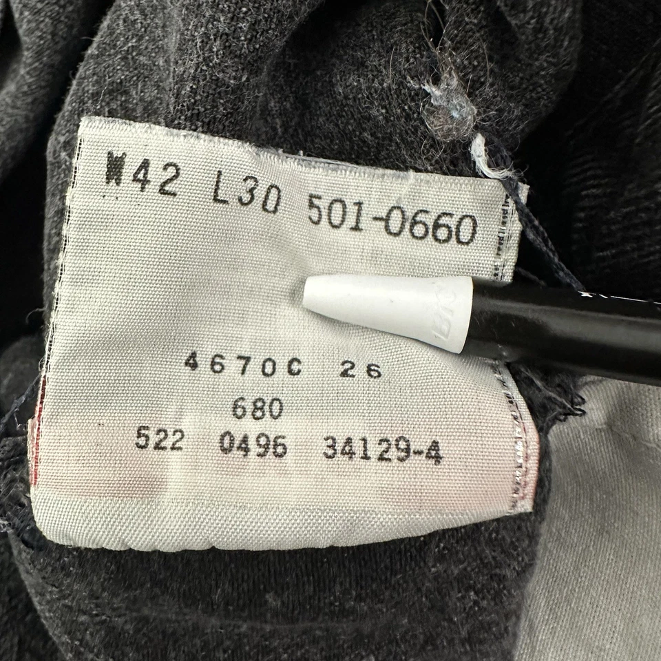 vintage 501 levi's mens jeans black USA made size 42x30 straight fit button fly - Image 4 of 4