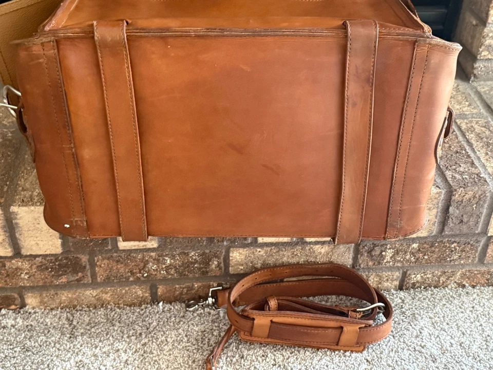 РЕДКАЯ, ранняя кожаная спортивная сумка Saddleback — пыльно-светло-коричневая, кажется, не использовалась - Изображение 4 из 4