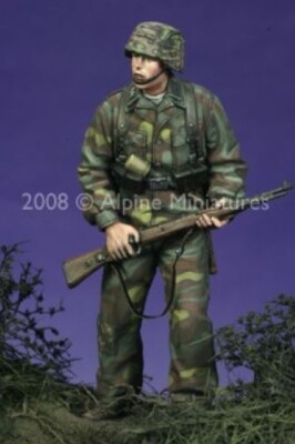 ALPINE MINIATURES 1:35 SET 35061 WWII GERMAN 12 SS ''HJ'' GRENADIER  (1 FIGURE)